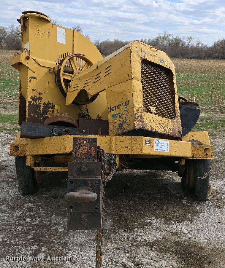 image for item DT6802 1990 Vermeer 1250BC wood chipper
