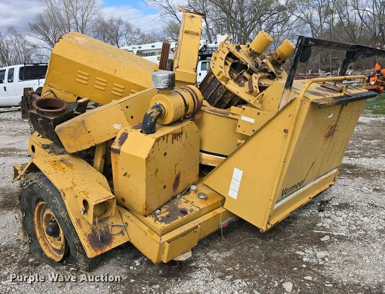 image for item DT6802 1990 Vermeer 1250BC wood chipper
