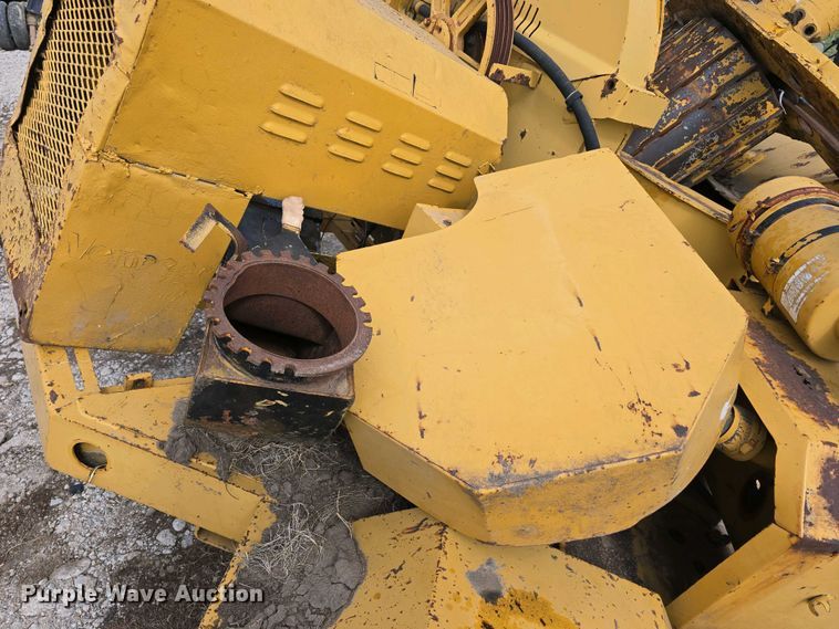 image for item DT6802 1990 Vermeer 1250BC wood chipper