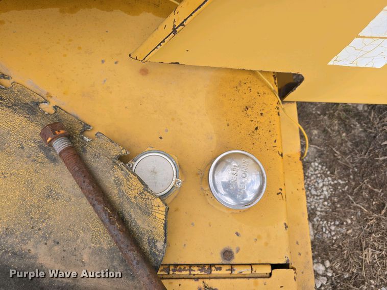 image for item DT6802 1990 Vermeer 1250BC wood chipper