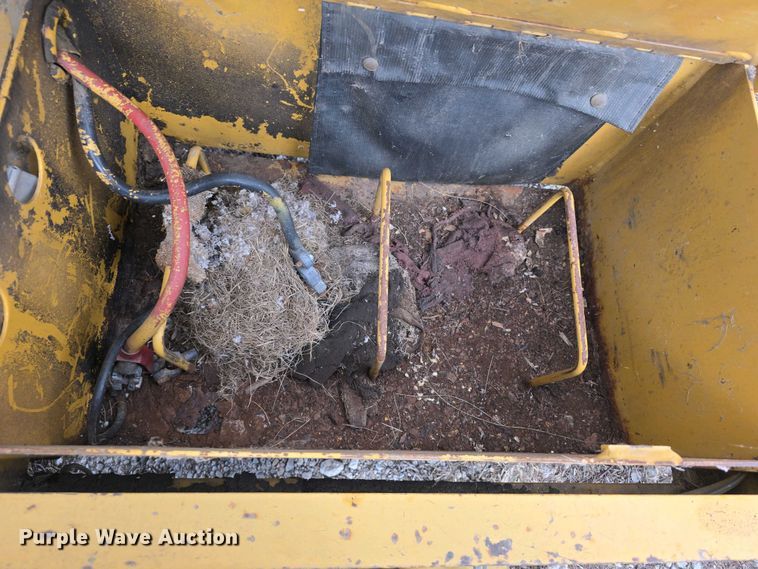 image for item DT6802 1990 Vermeer 1250BC wood chipper