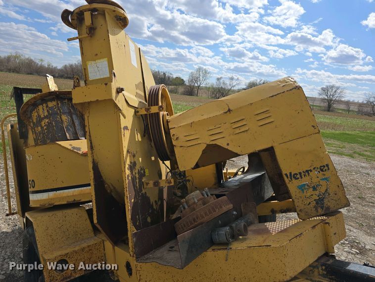 image for item DT6802 1990 Vermeer 1250BC wood chipper