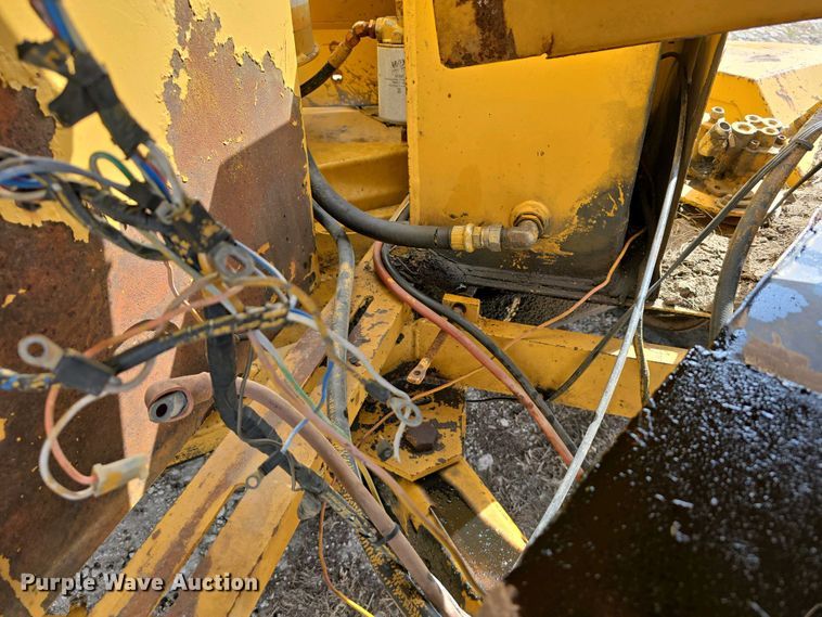 image for item DT6802 1990 Vermeer 1250BC wood chipper