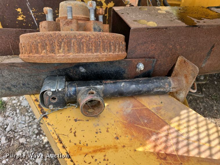 image for item DT6802 1990 Vermeer 1250BC wood chipper