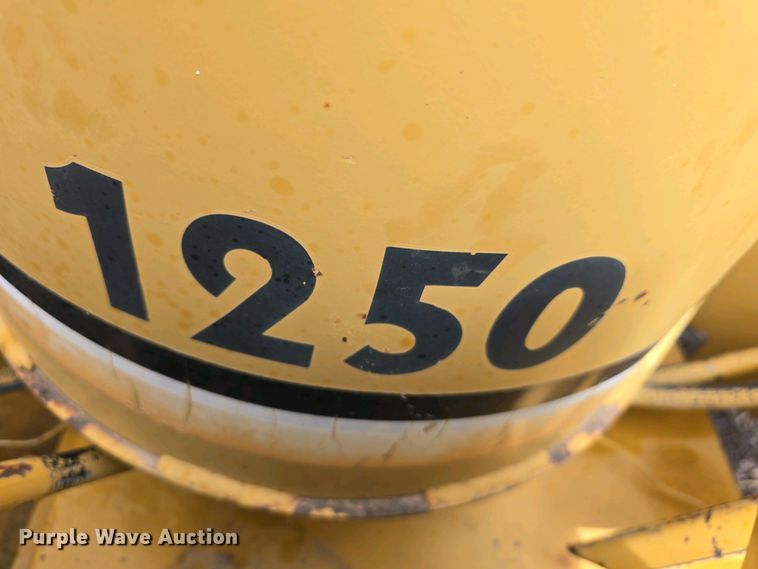 image for item DT6802 1990 Vermeer 1250BC wood chipper