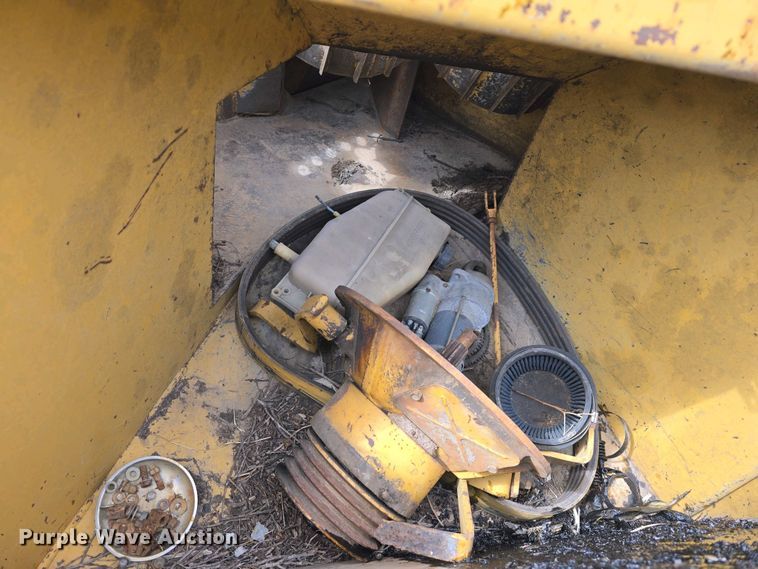 image for item DT6802 1990 Vermeer 1250BC wood chipper