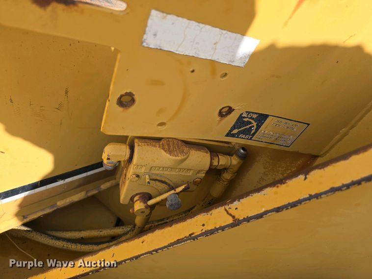 image for item DT6802 1990 Vermeer 1250BC wood chipper