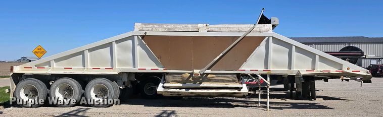 image for item DT6803 1998 Ranch Manufacturing Co. 21-42-3 bottom dump trailer