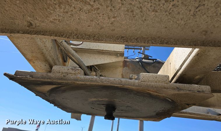 image for item DT6803 1998 Ranch Manufacturing Co. 21-42-3 bottom dump trailer