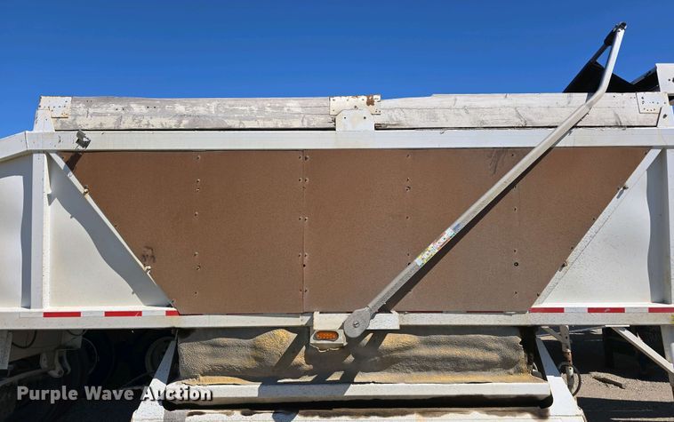 image for item DT6803 1998 Ranch Manufacturing Co. 21-42-3 bottom dump trailer