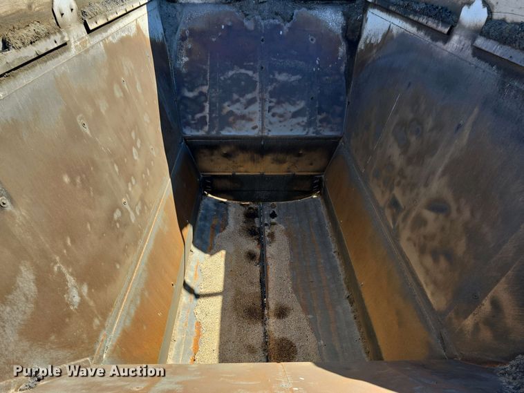 image for item DT6803 1998 Ranch Manufacturing Co. 21-42-3 bottom dump trailer