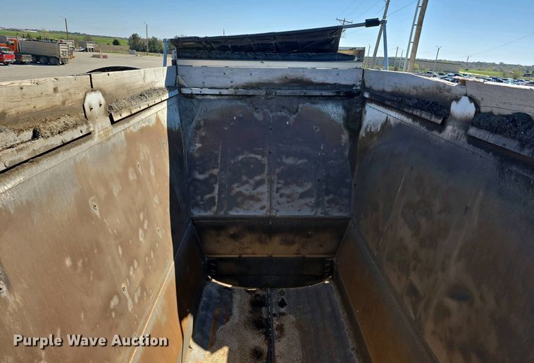 image for item DT6803 1998 Ranch Manufacturing Co. 21-42-3 bottom dump trailer