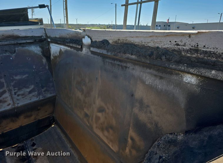 image for item DT6803 1998 Ranch Manufacturing Co. 21-42-3 bottom dump trailer