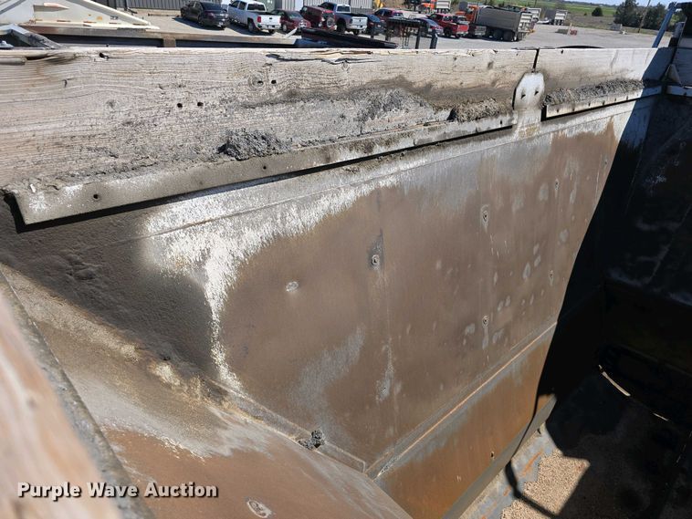 image for item DT6803 1998 Ranch Manufacturing Co. 21-42-3 bottom dump trailer