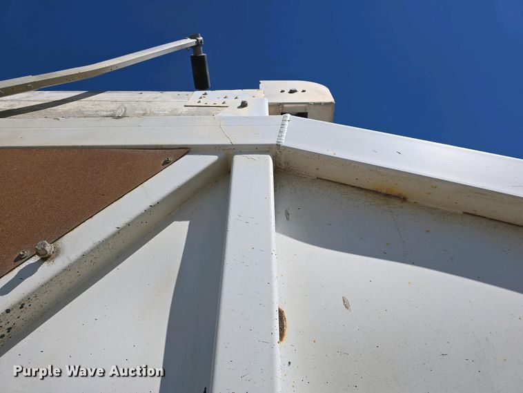 image for item DT6803 1998 Ranch Manufacturing Co. 21-42-3 bottom dump trailer