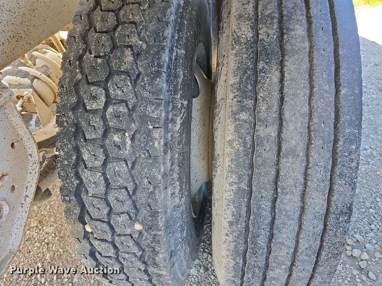 image for item DT6803 1998 Ranch Manufacturing Co. 21-42-3 bottom dump trailer