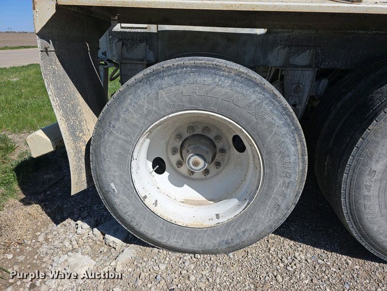 image for item DT6803 1998 Ranch Manufacturing Co. 21-42-3 bottom dump trailer