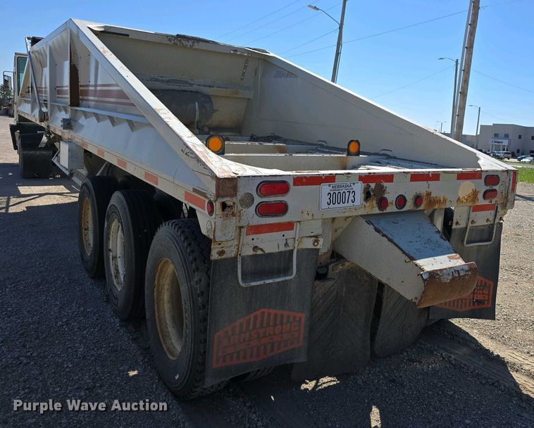 image for item DT6804 1995 R-Way Corporation bottom dump trailer