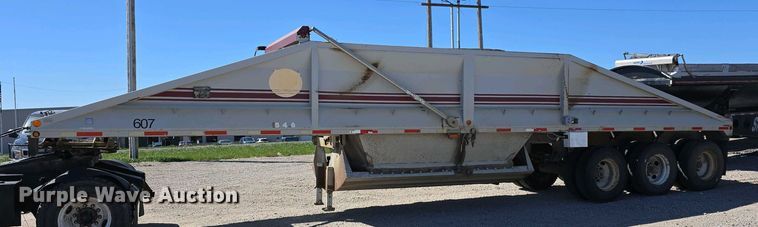 image for item DT6804 1995 R-Way Corporation bottom dump trailer