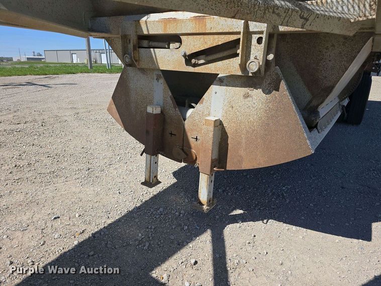 image for item DT6804 1995 R-Way Corporation bottom dump trailer
