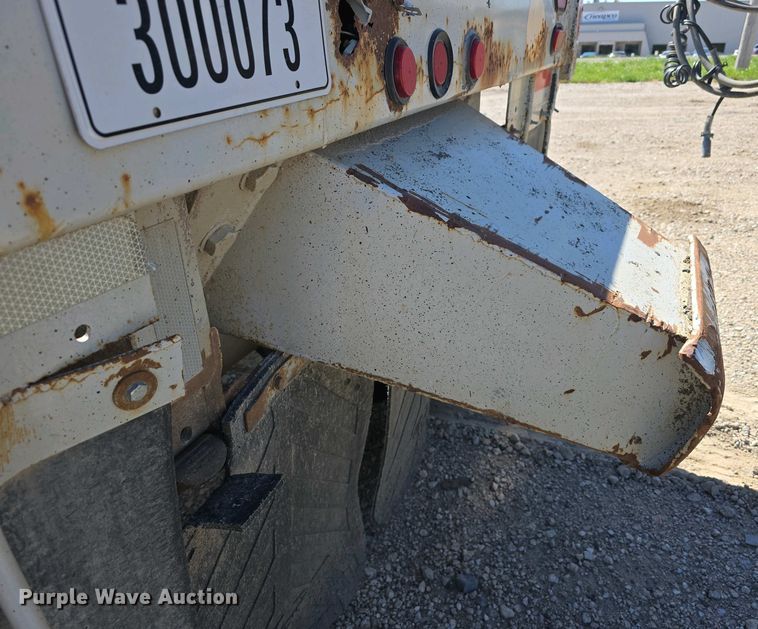 image for item DT6804 1995 R-Way Corporation bottom dump trailer