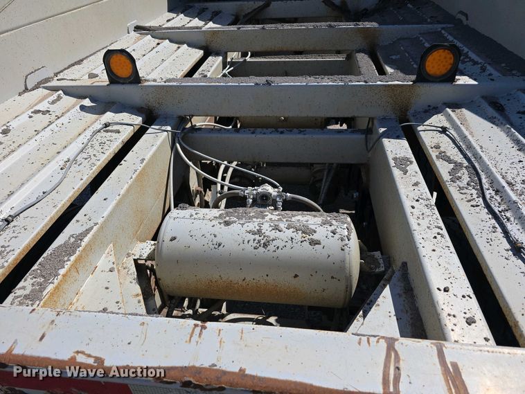 image for item DT6804 1995 R-Way Corporation bottom dump trailer