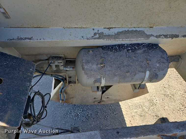 image for item DT6804 1995 R-Way Corporation bottom dump trailer