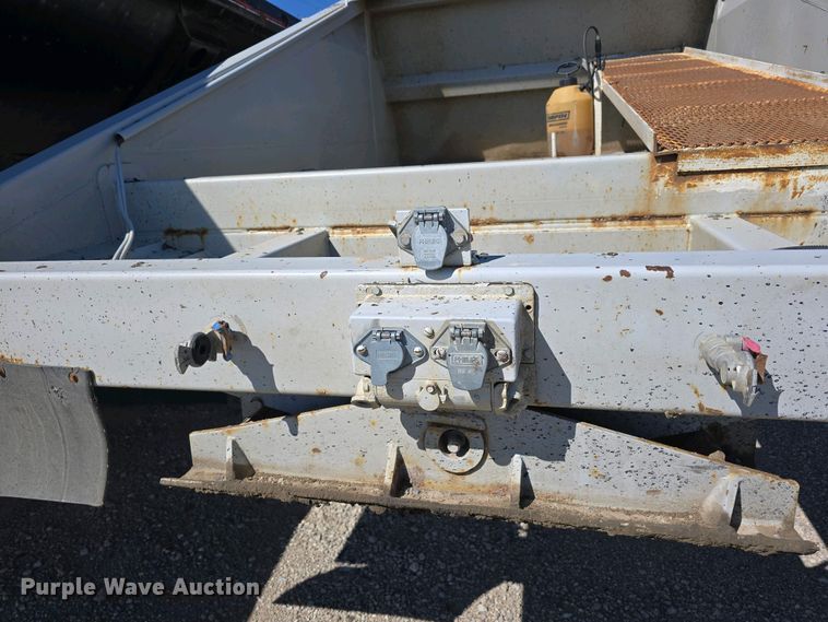 image for item DT6804 1995 R-Way Corporation bottom dump trailer