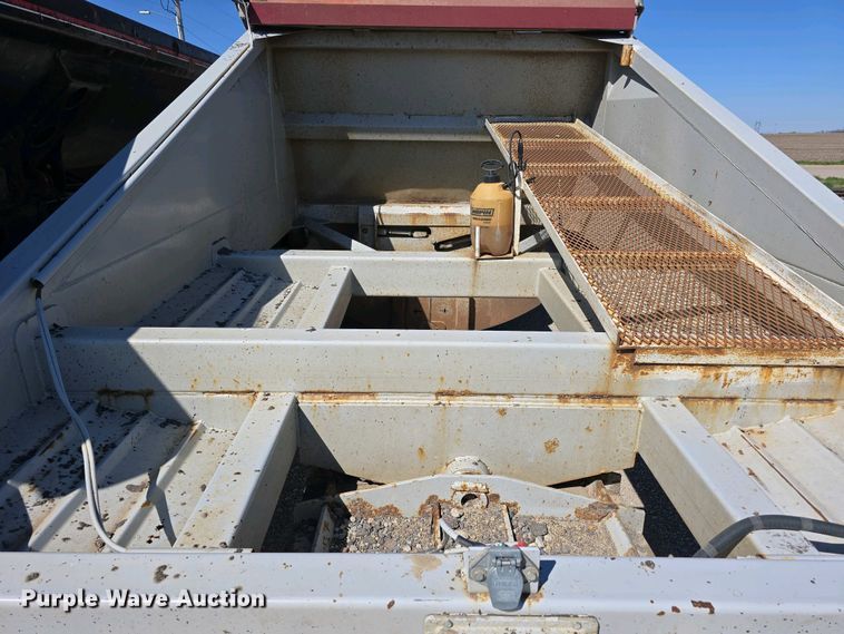 image for item DT6804 1995 R-Way Corporation bottom dump trailer