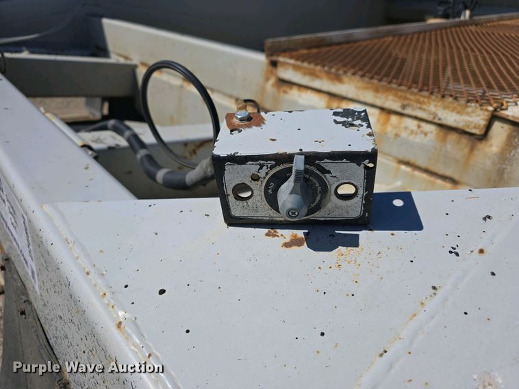 image for item DT6804 1995 R-Way Corporation bottom dump trailer