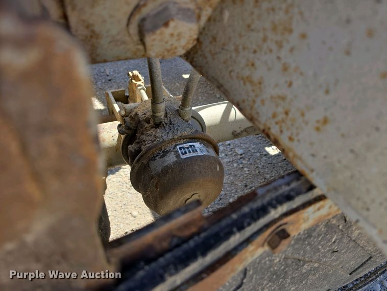 image for item DT6804 1995 R-Way Corporation bottom dump trailer