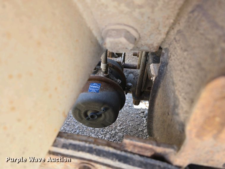 image for item DT6804 1995 R-Way Corporation bottom dump trailer