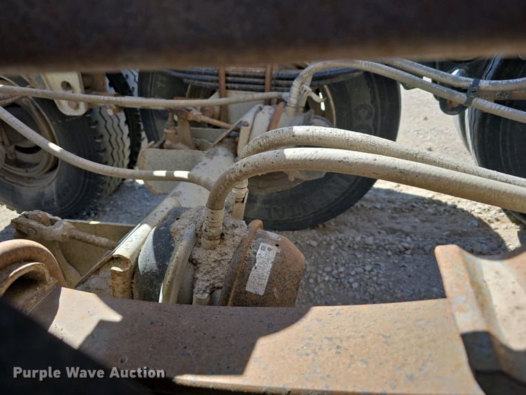 image for item DT6804 1995 R-Way Corporation bottom dump trailer