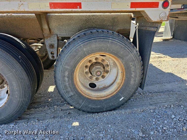 image for item DT6804 1995 R-Way Corporation bottom dump trailer