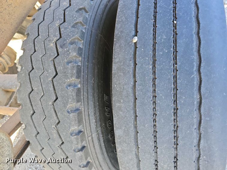 image for item DT6804 1995 R-Way Corporation bottom dump trailer