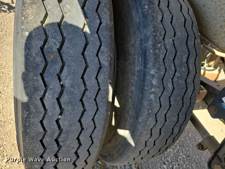 image for item DT6804 1995 R-Way Corporation bottom dump trailer