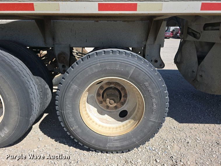 image for item DT6804 1995 R-Way Corporation bottom dump trailer