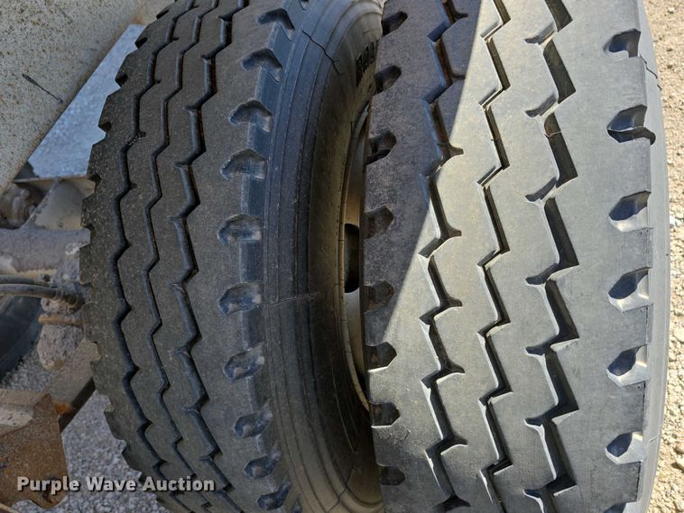 image for item DT6804 1995 R-Way Corporation bottom dump trailer