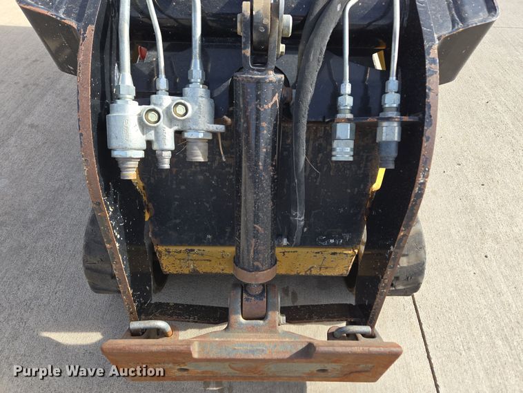 image for item DT7090 2018 Vermeer CTX100 compact utility loader