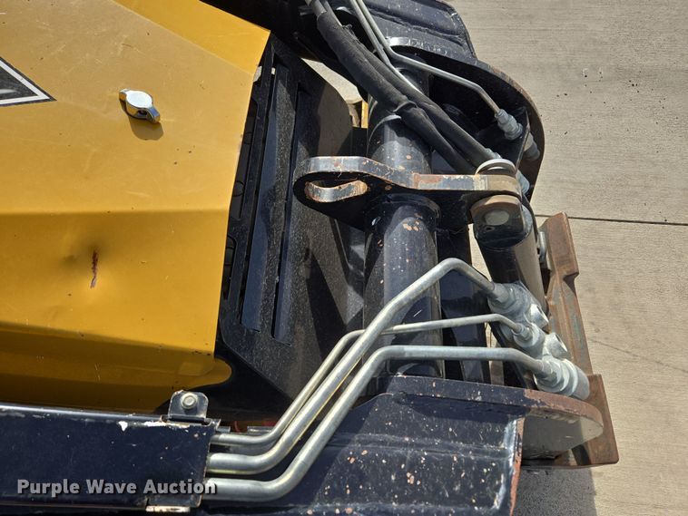 image for item DT7090 2018 Vermeer CTX100 compact utility loader