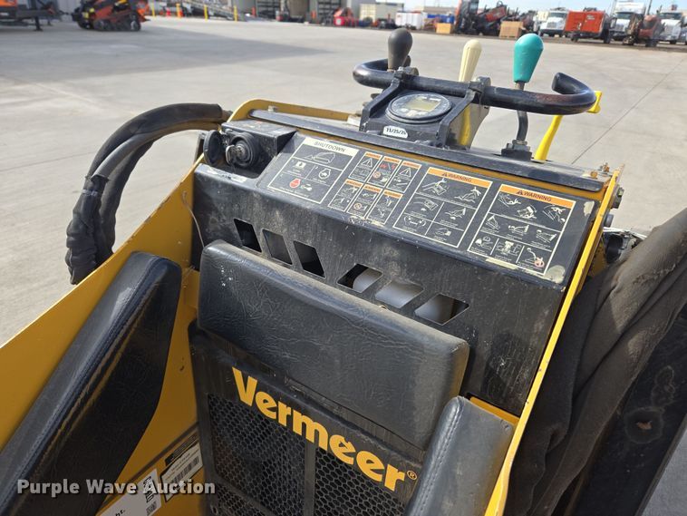 image for item DT7090 2018 Vermeer CTX100 compact utility loader