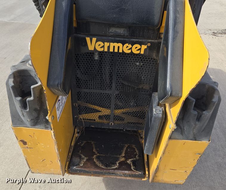 image for item DT7090 2018 Vermeer CTX100 compact utility loader