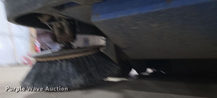 image for item DT7094 2003 American-Lincoln MPV60 sweeper