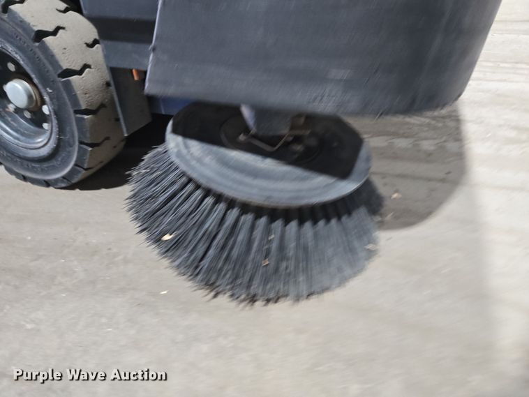 image for item DT7094 2003 American-Lincoln MPV60 sweeper