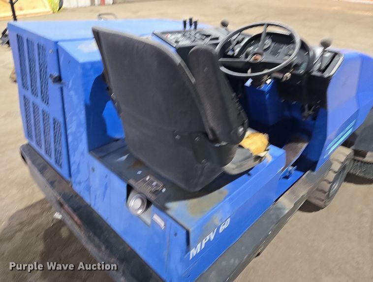 image for item DT7094 2003 American-Lincoln MPV60 sweeper