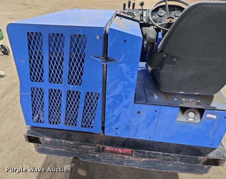 image for item DT7094 2003 American-Lincoln MPV60 sweeper