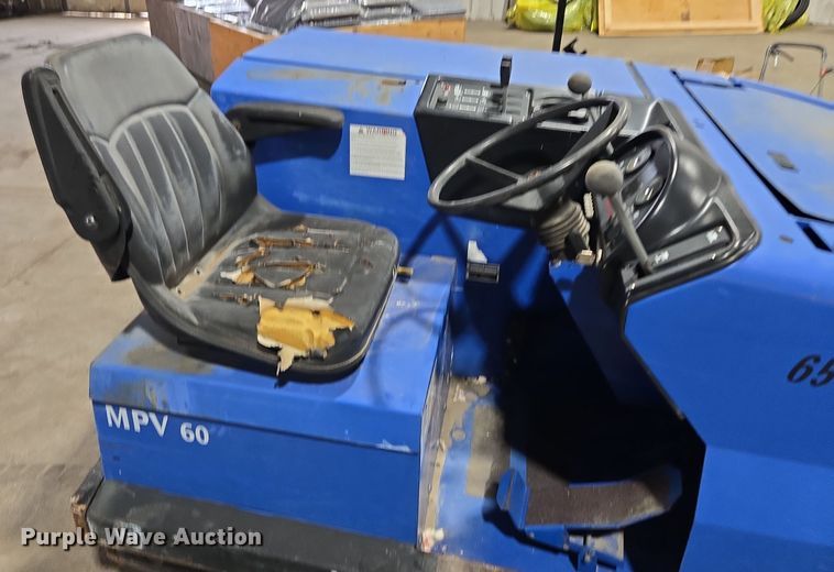 image for item DT7094 2003 American-Lincoln MPV60 sweeper