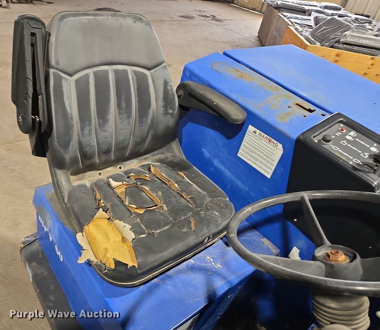 image for item DT7094 2003 American-Lincoln MPV60 sweeper