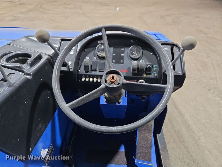 image for item DT7094 2003 American-Lincoln MPV60 sweeper