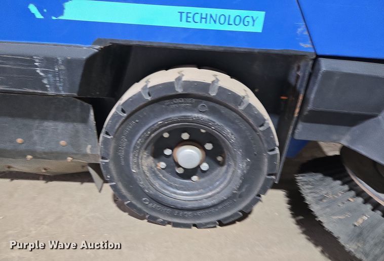 image for item DT7094 2003 American-Lincoln MPV60 sweeper